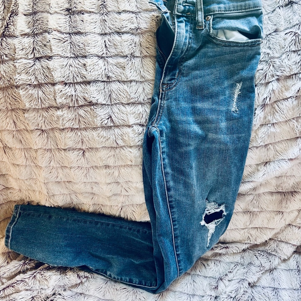 Aero Blue Skinny Jeans with Distressed Style